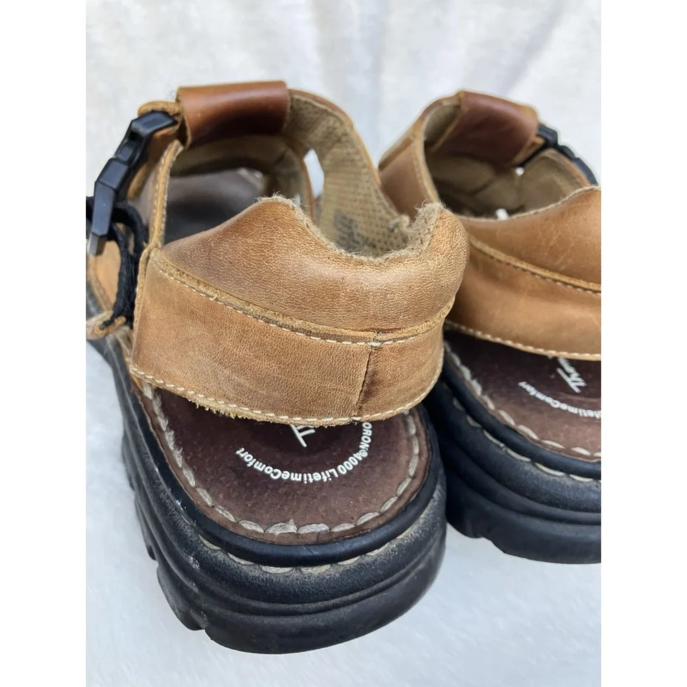 Thom McAn Chunky Heel Fishermen Sandals Men's Size 10